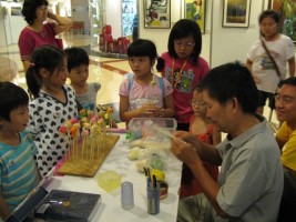 「因為有你 愛不罕見」罕病十週年畫展